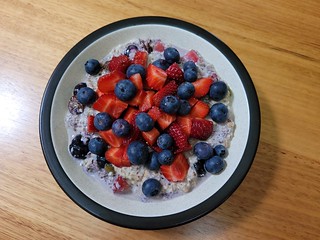 Berry Lazy Oatmeal from Live Kindly