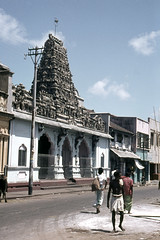 LK Sri Lanka Columbo Hindu temple - 1965 (W65-A29-20)