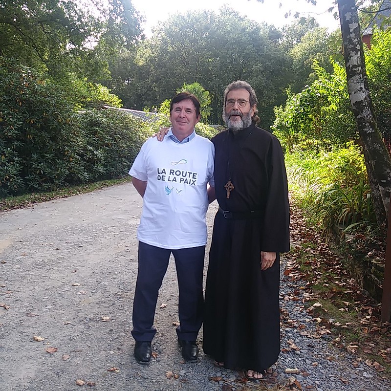 M.Patrick Jouan, vice-président de la FPU-France et Monseigneur Marc, du monastère orthodoxe celte à Saint Dolay.

 
