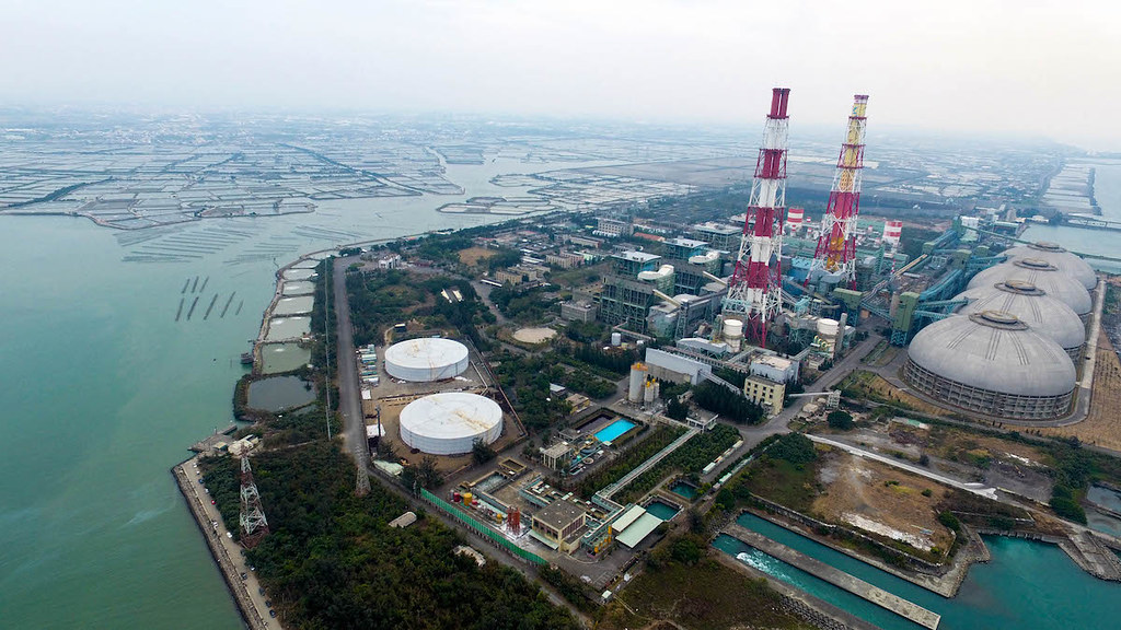位在高雄永安區的興達電廠，是南台灣裝置容量最大的火力發電廠。圖片來源：地球公民基金會提供