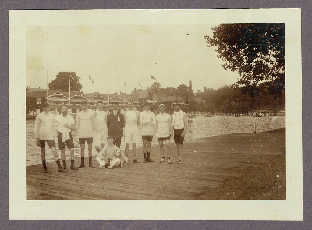 The victorious team from Ghent at the Henley Royal Regatta (1909)