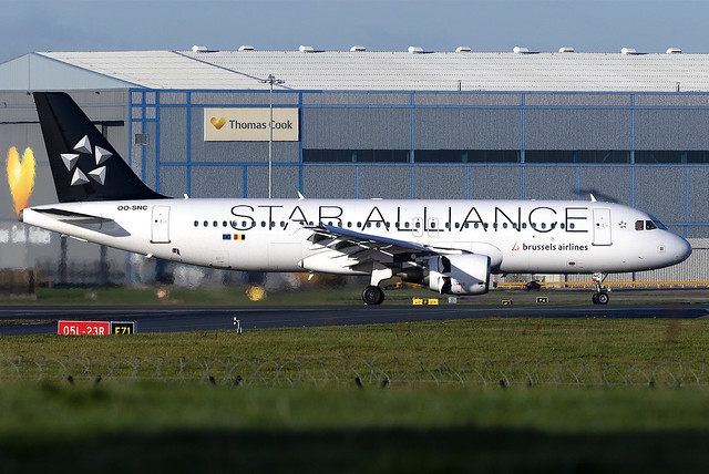 Brussels Airlines Airbus A320 OO-SNC at Manchester Airport MAN/EGCC