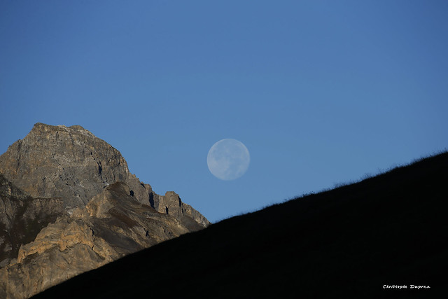 Coucher de pleine lune (Tarentaise, Savoie)