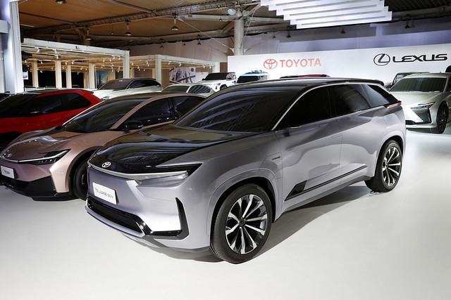 Toyota-and-Lexus-BEV-Concepts-28