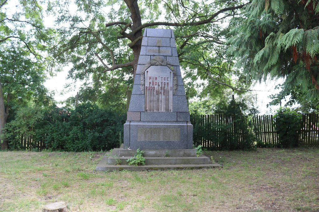 pomník obětem 1. světové války v Černovicích