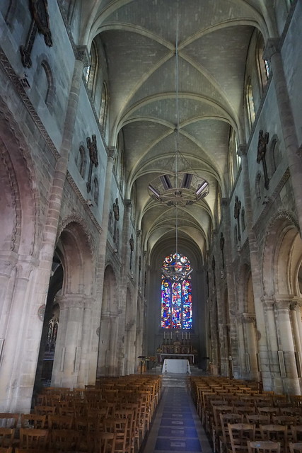 Eglise Sainte-Croix, Saint-Lô : Vue de la nef intérieure