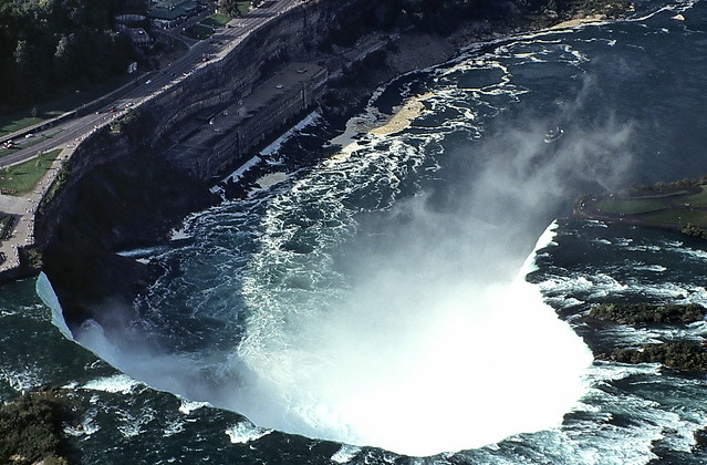 19910917 Kanada Niagara Falls Horseshoe Falls Birdseye (1)