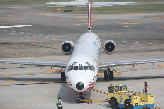 Far Eastern Air Transport MD-82 B-28035 pushing back at TSA/RCSS
