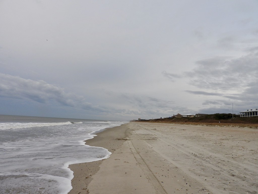 The beach at Pine Knoll Shores, North Carolina. Photo by howderfamily.com; (CC BY-NC-SA 2.0)