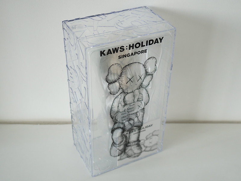 KAWS:HOLIDAY Singapore Figure - Box