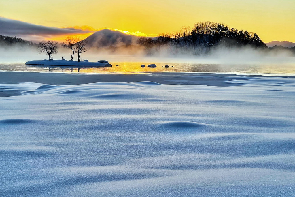 Urabandai: Sunrise on Lake Hibara