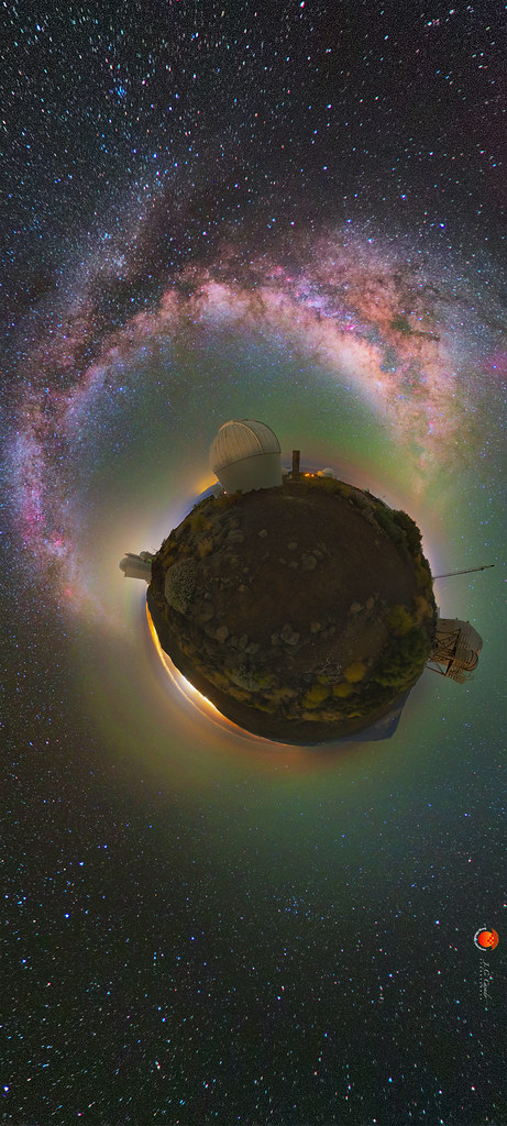 Miniplanet View OT_miniplanet_airglowmilkyway_android |