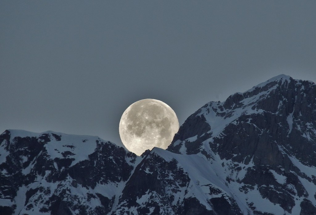 The Moon Chaîne des Aravis (74 Haute-Savoie) 20-12-21a