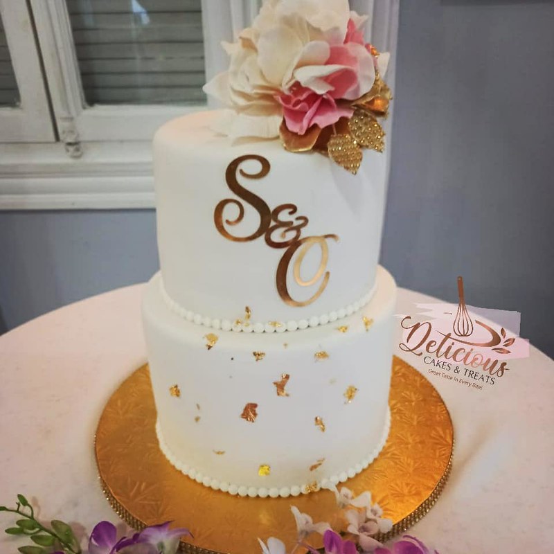 Cake by Delicious Cakes