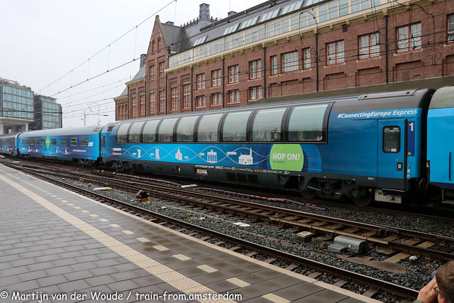 20211003_NL_Amsterdam Centraal_Connecting Europe Express Apm CH-SBB 61 85 19 90 109-3