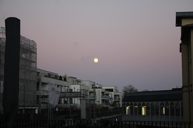 18.12.2021 - 1 day before full moon / 1 Tag vor Vollmond