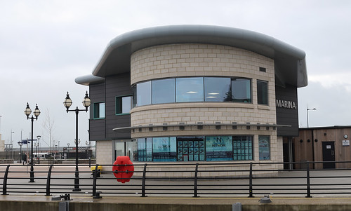 A walk along the new Marina Curve in Dover
