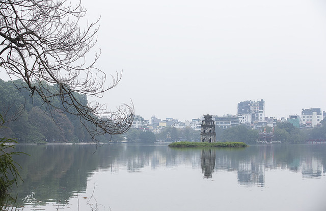 SHF_3764f-Hoan Kiem Lake in a misty morning