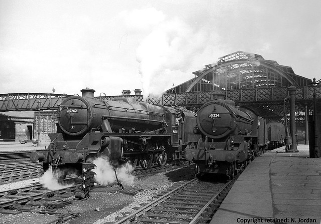 CAIMF743-AW.1317-1936, Class 5MT, No.45262, (Shed No.19A, Grimesthorpe), & NBLG.L963.26125-1947, Class B1, No.61224, (Shed No.50A, York North), at Sheffield Midland Station-14-08-1953-A