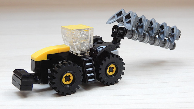 How to Build Small Lego JCB Tractor with Reversible Plow (MOC - 4K)