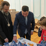 29 декабря 2021, В Тверском епархиальном управлении были собраны рождественские подарки для малообеспеченных и многодетных семей и детей из социальных учреждений
