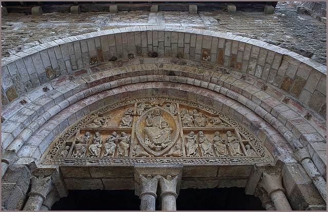 Tympan du portail de l'église Saint-Pierre, Carennac, Lot, Occitanie, France