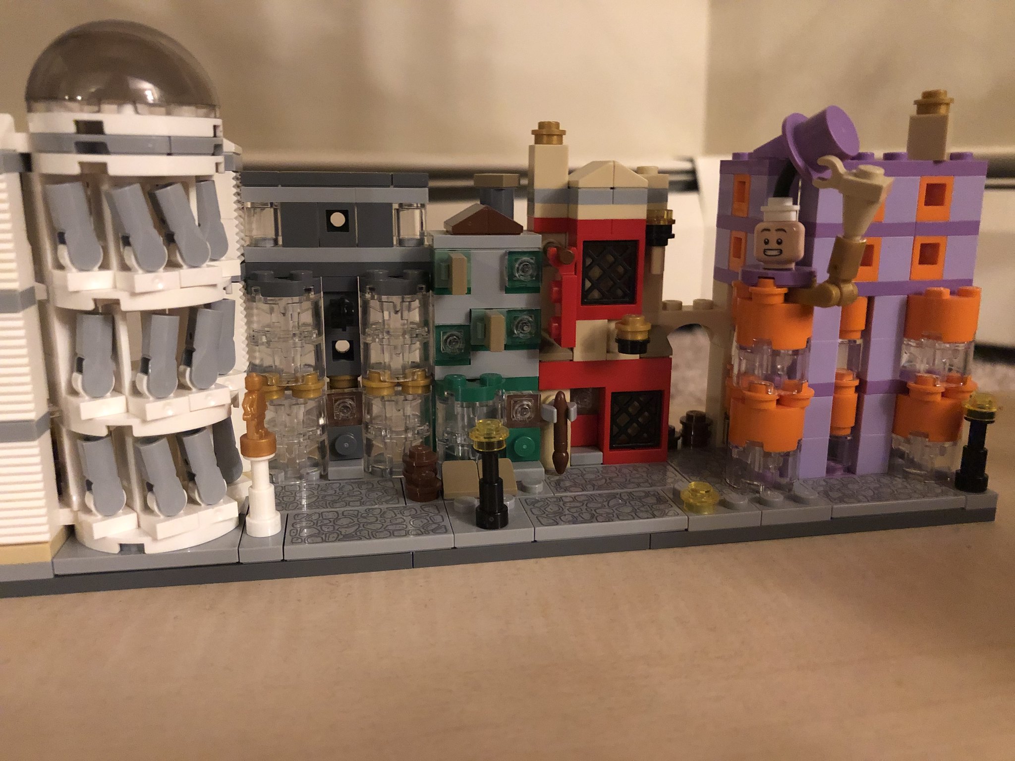 Micro scale Diagon Alley with Gringotts
