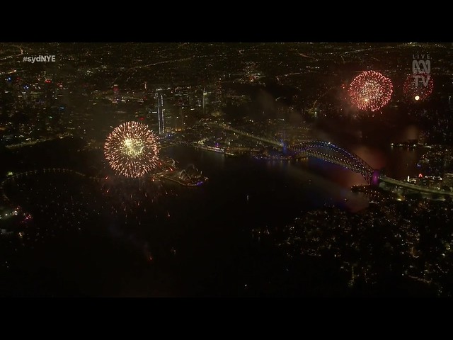 New Year's fireworks over and around the Sydney Harbour 2022