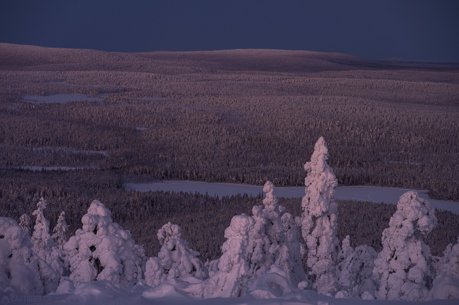 Snowed landscape - Äkäslompolo