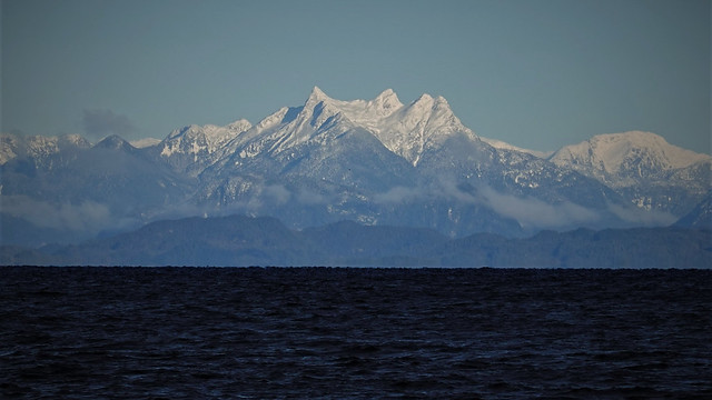 Mountains across Queen Charlotte Strait SR600783