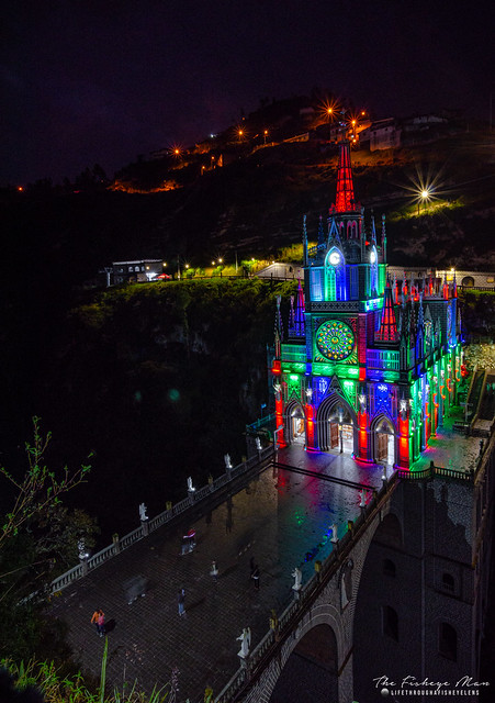 Santuario de Nuestra Señora de Las Lajas at night 10