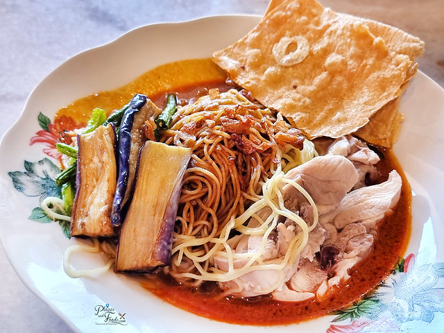 yuan's dry wantan mee with curry