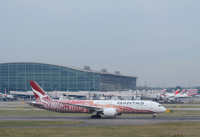 Qantas VH-ZND