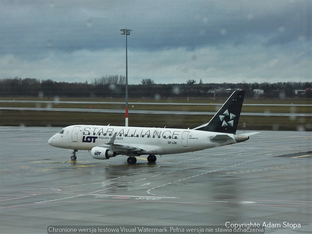 Embraer E170STD, LOT Polish Airlines (Star Alliance Livery)