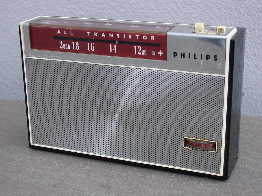 Vintage 1960's Phillips All Transistor Radio
