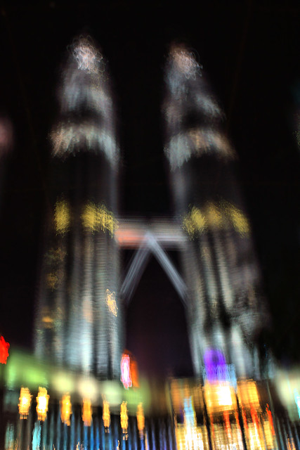 Petronas Twin Towers in the Lake Symphony, KLCC Park, Kuala Lumpur, Malaysia