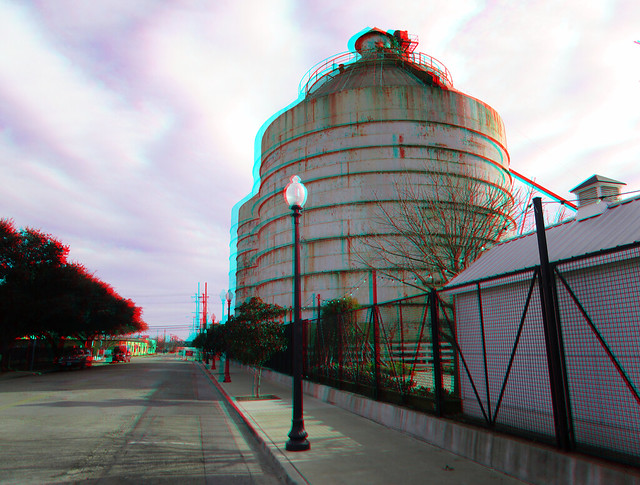 CHIP AND JOANNA GAINES MAGNOLIA MARKET PLACE SILOS WACO TEXAS 3D RED CYAN ANAGLYPU