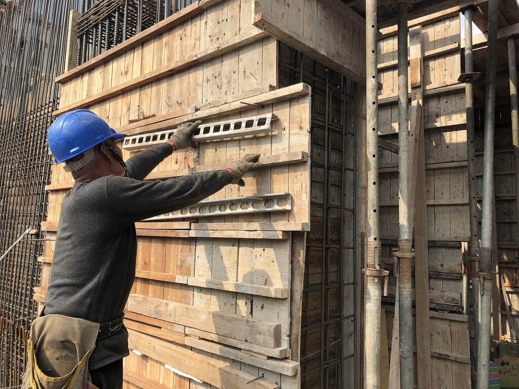 柱牆模板工程。圖片來源：台北市政府工務局