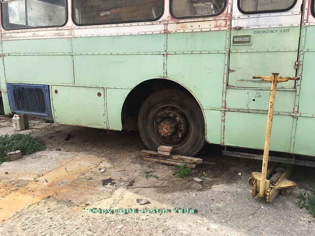 Under restoration 1971 AEC Swift SMS736 JGF736K gets a replacement rear tyre