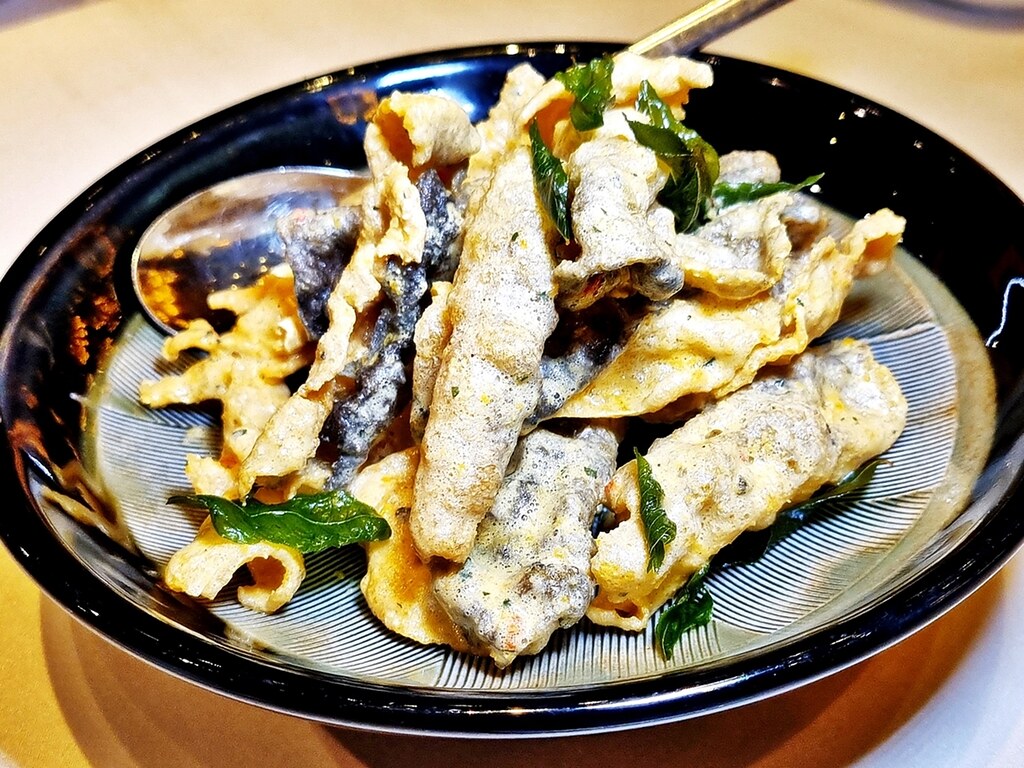 Deep-Fried Fish Skin With Salted Egg Yolk