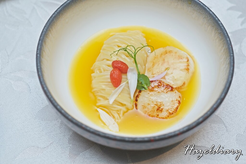 Hai Tien Lo-Stewed Japanese Rice Vermicelli with Pan Fried Scallop in Supreme Stock