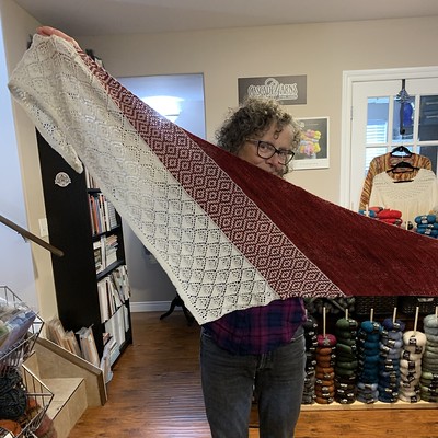 Debbie (Swifty849) finished this Laurelie by Lisa Hannes and is now working a second one!