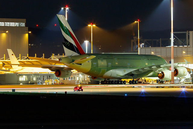 Hamburg Finkenwerder: Emirates  (EK / UAE) |  Airbus A380-842 A388 | F-WWSH (A6-EVS) | MSN 272