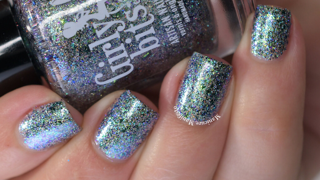 Girly Bits Bling On The Season Swatch