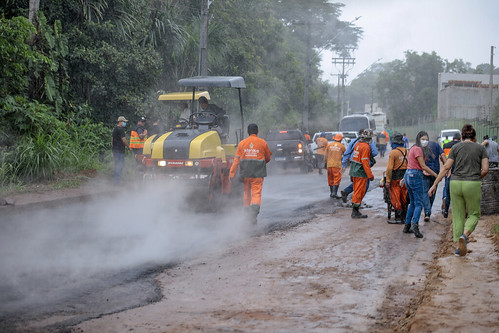 08.01.22 - Prefeitura de Manaus trabalha recuperação asfáltica e rede de drenagem