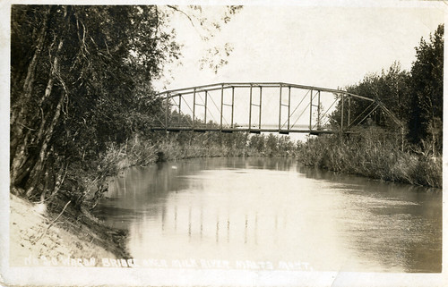 [MONTANA-B-0008] Milk River - Malta &lt;b&gt;Image Title:&lt;/b&gt; Milk River - Malta

&lt;b&gt;Date:&lt;/b&gt; c.1915

&lt;b&gt;Place:&lt;/b&gt; Milk River, Malta, Montana

&lt;b&gt;Description/Caption:&lt;/b&gt; No. 20 Wagon Bridge Over Milk River Malta Mont.

&lt;b&gt;Medium:&lt;/b&gt; Real Photo Postcard (RPPC)

&lt;b&gt;Photographer/Maker:&lt;/b&gt; Wesley Andrews

&lt;b&gt;Cite as:&lt;/b&gt; MT-B-0008, WaterArchives.org

&lt;b&gt;Restrictions:&lt;/b&gt; There are no known U.S. copyright restrictions on this image. While the digital image is freely available, it is requested that &lt;a href=&quot;http://www.waterarchives.org&quot; rel=&quot;noreferrer nofollow&quot;&gt;www.waterarchives.org&lt;/a&gt; be credited as its source. For higher quality reproductions of the original physical version contact &lt;a href=&quot;http://www.waterarchives.org&quot; rel=&quot;noreferrer nofollow&quot;&gt;www.waterarchives.org&lt;/a&gt;, restrictions may apply.