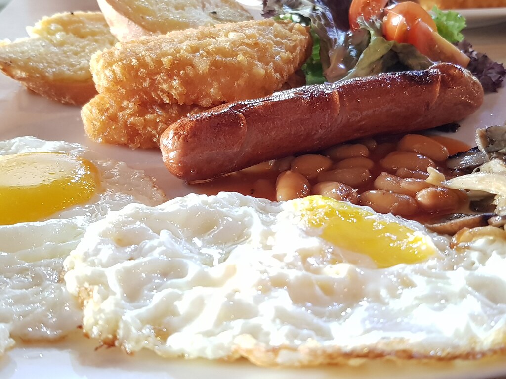 大早餐和拿鐵咖啡 Breakfast Supreme w/Latte rm$18.90 @ Doi Chaang Caffe USJ10
