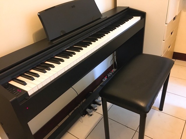 我在台北的第一台琴：CASIO PX-770電鋼琴，把我們迷你的房間塞好塞滿