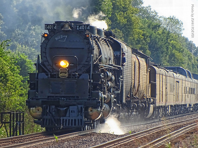Union Pacific Big Boy No. 4014 near DeSoto, 2 Sept 2021