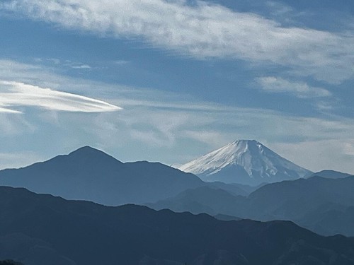 高尾山頂から見る富士山